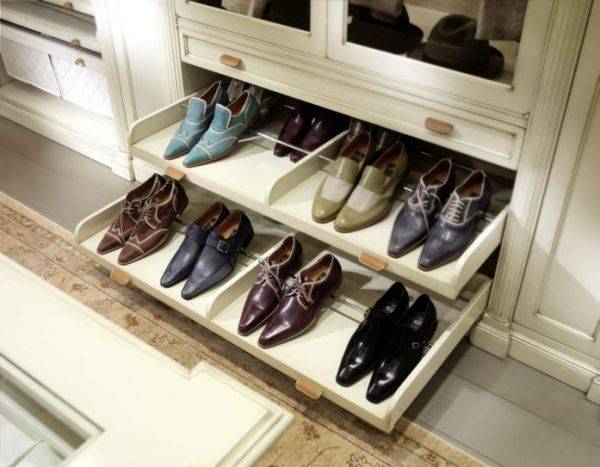 Продуманное хранение обуви в шкафу